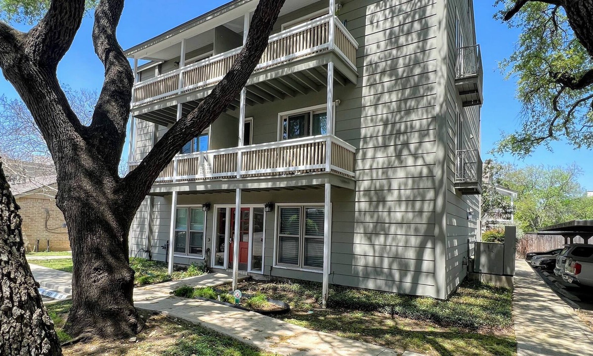 Oak Park - Northwood Condo | The Oaks - A RE Solutions XV Short Term Rental