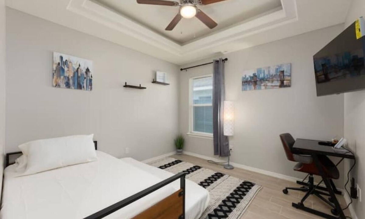 Edinburg Apartment | The Oaks. Spacious 3Br/2Ba.Gated/Parking