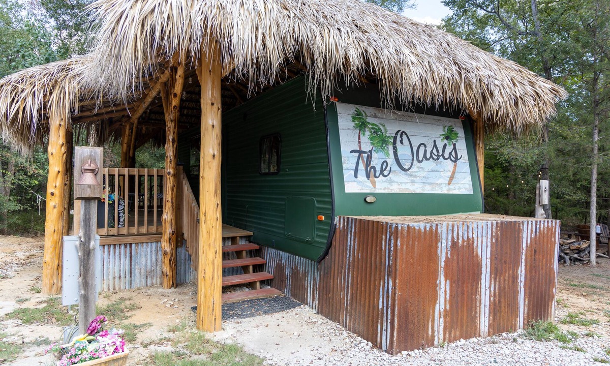 Valley View House | The Oasis - a shabby-chic, glamping escape to the wild side at Oak Meadow Ranch