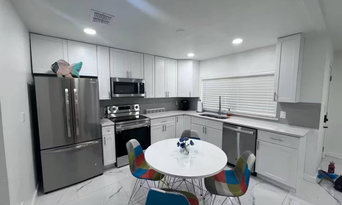 Dover Manor House | The Ocean's Cove - Free Parking