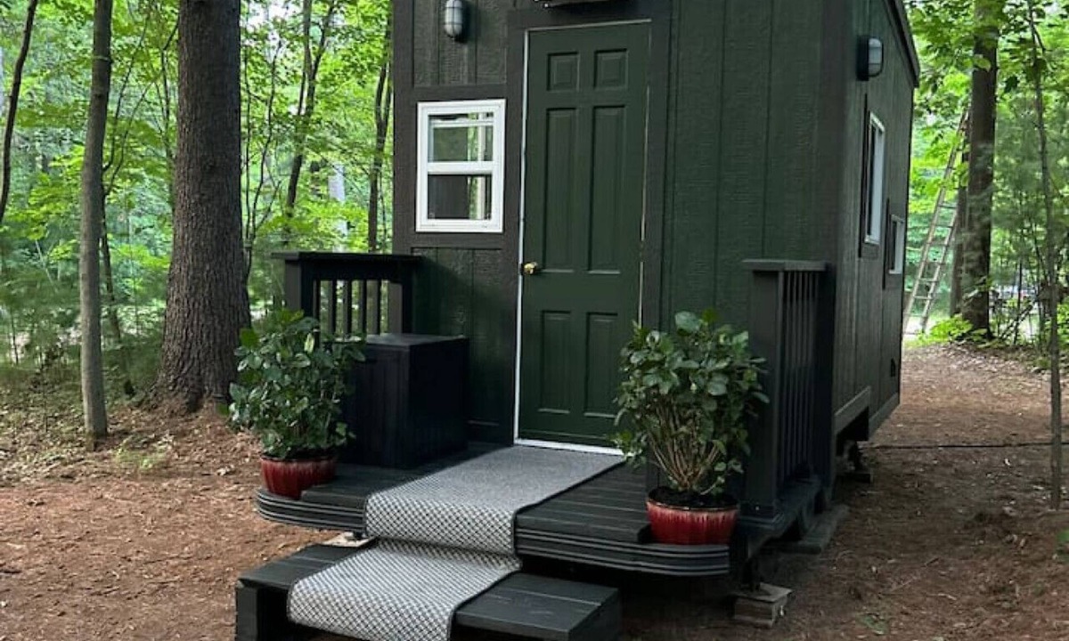 Pine City House | “The Office” tiny home at the Wooded Retreat