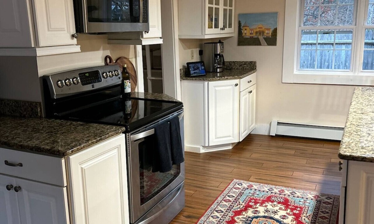 Avon House | The Old Avon 1800 Manor