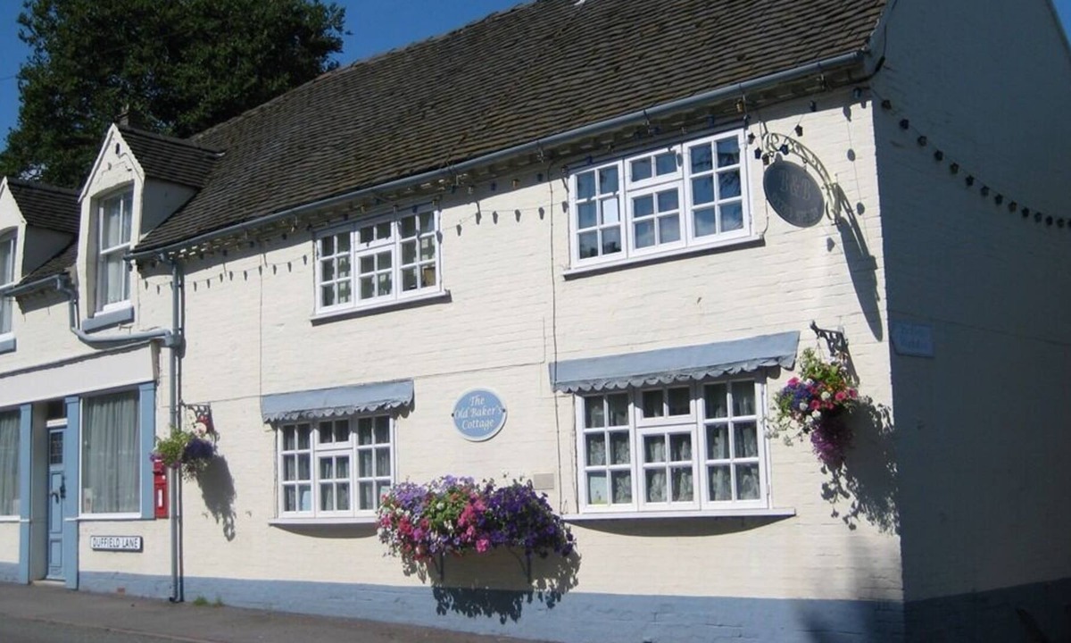 King's Bromley Bed & Breakfast | The Old Bakers Cottage B&B