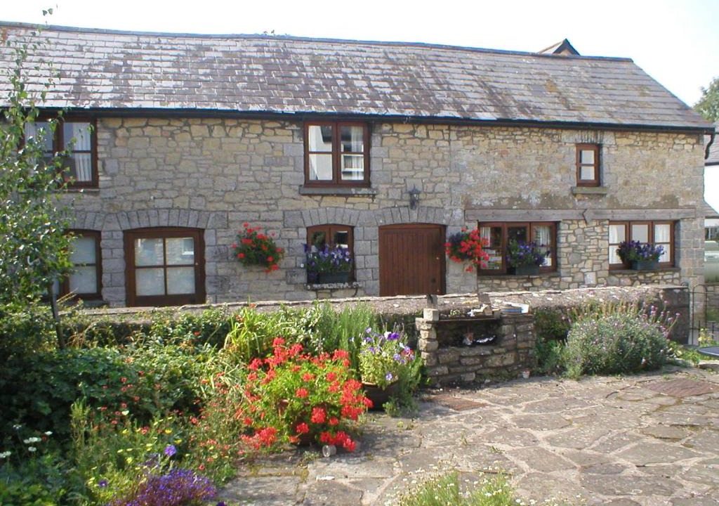 Rhoose Bed & Breakfast | The Old Barn
