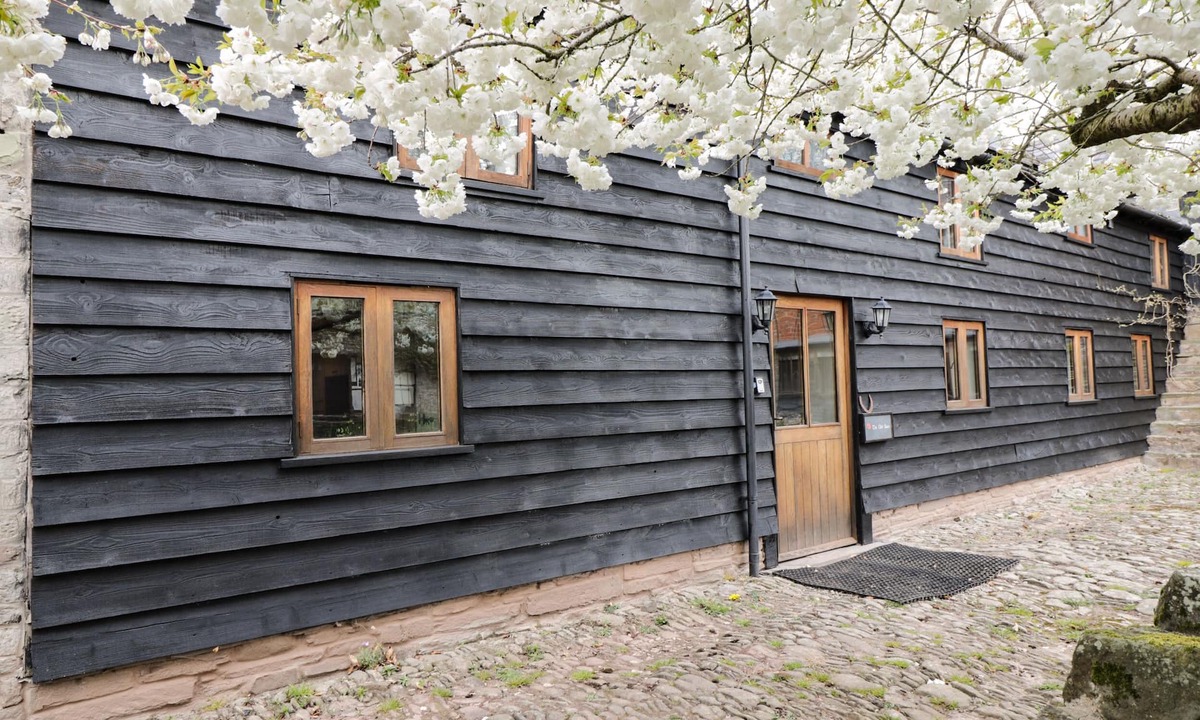 Westbrook Court House | The Old Barn