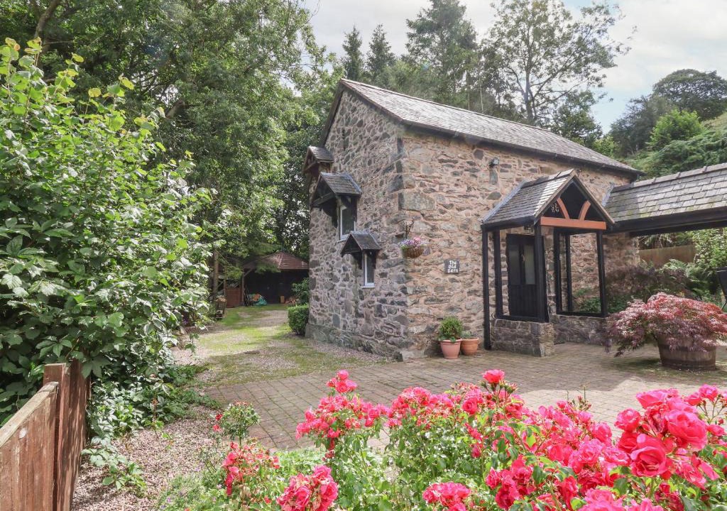 Llanferres House | The Old Barn