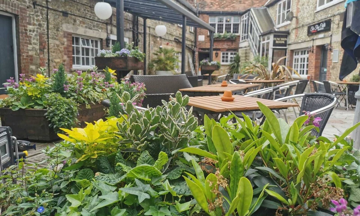 Warminster Hotel | The Old Bell Inn