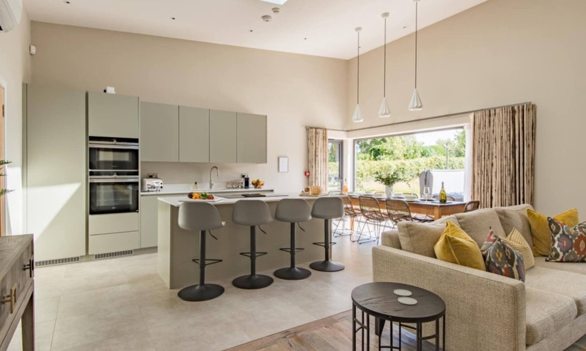 Sittingbourne House | The Old Cherry Barn, Faversham