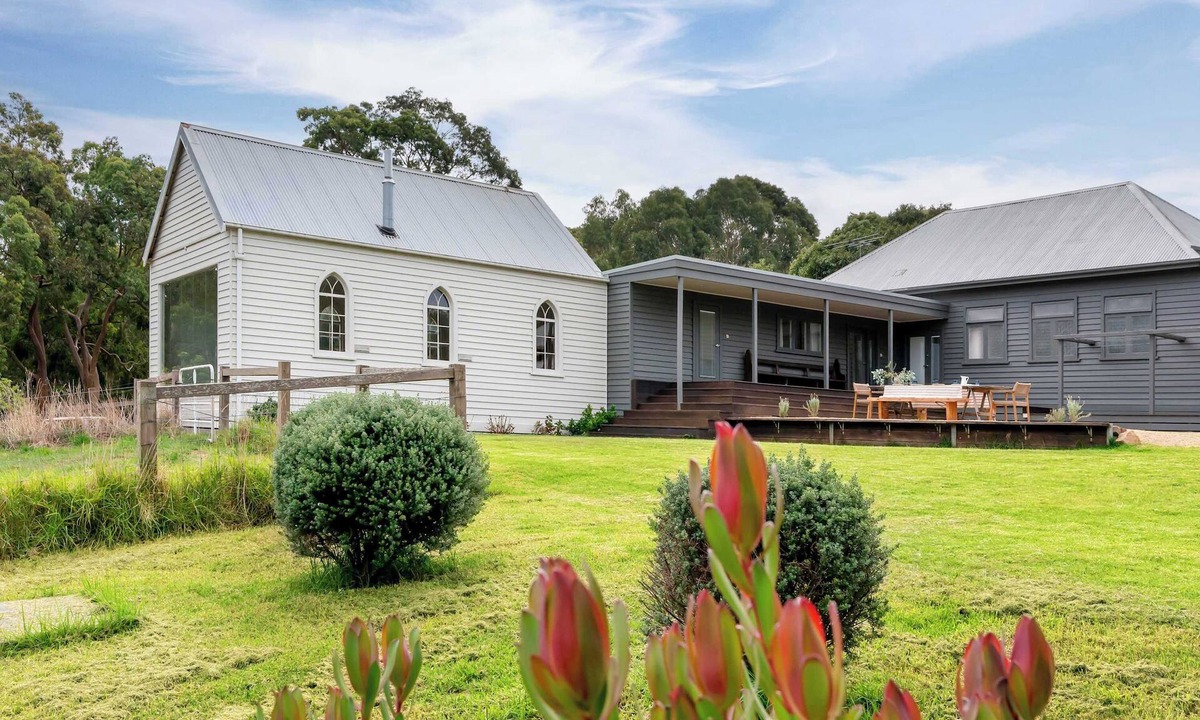 Red Hill House | The Old Church - Fireplace, Pets, Wineries