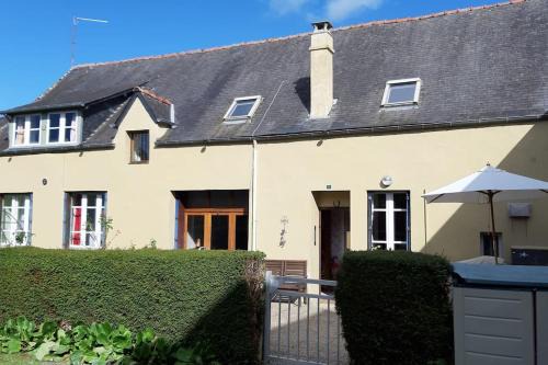 Belle-Isle-en-Terre House | The Old Coach House