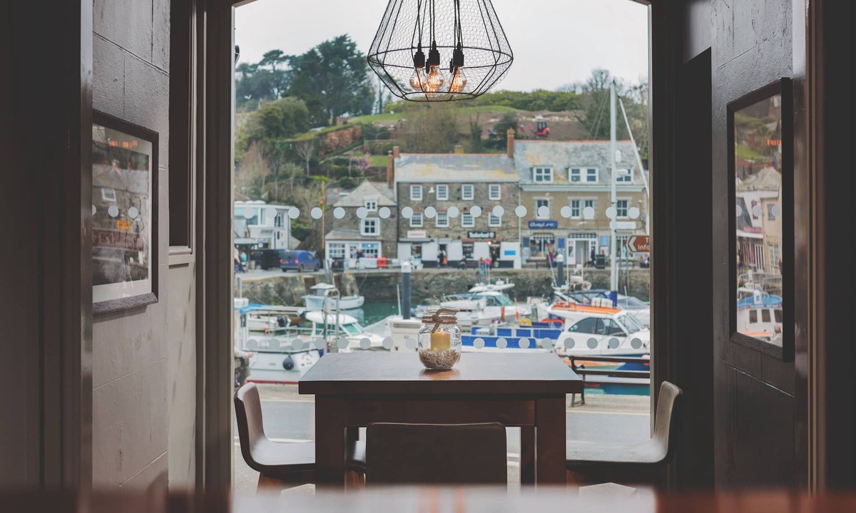 Treator Hotel | The Old Custom House