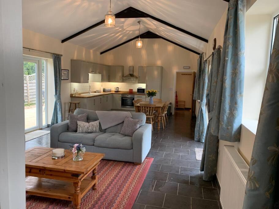 Willesborough House | The Old Dairy