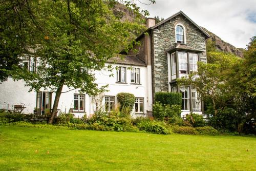 Ambleside Hotel | The Old Dungeon Ghyll Hotel