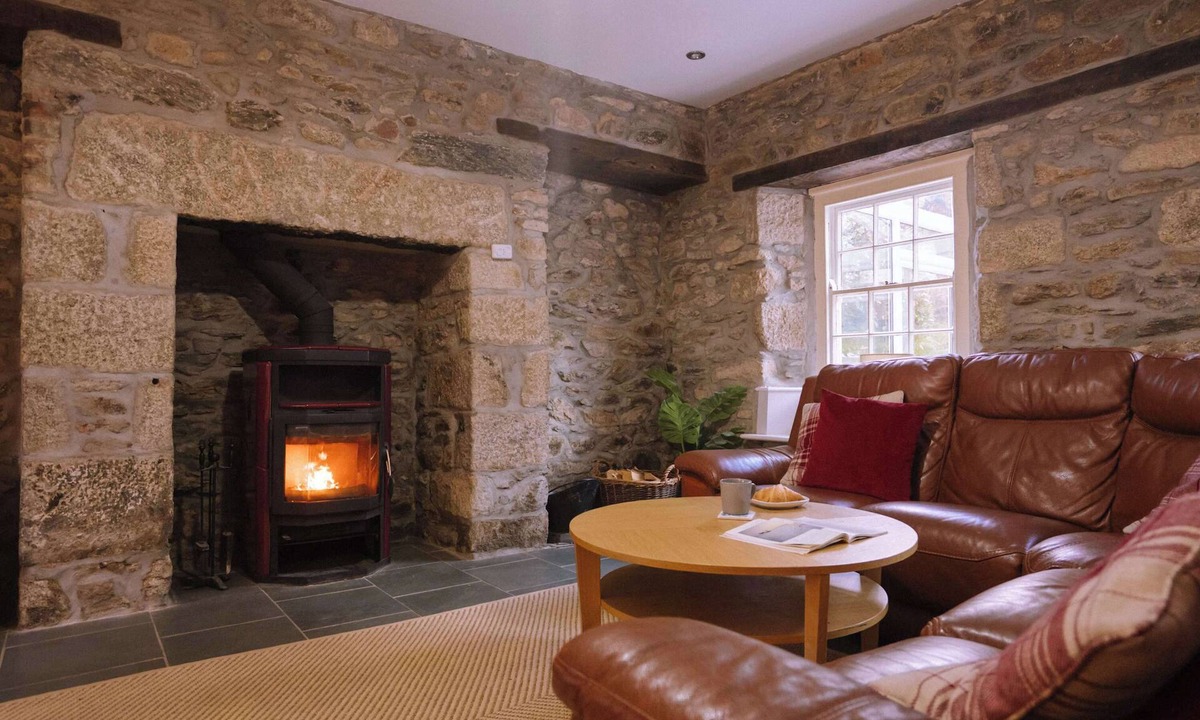 Mabe House | The Old Farmhouse