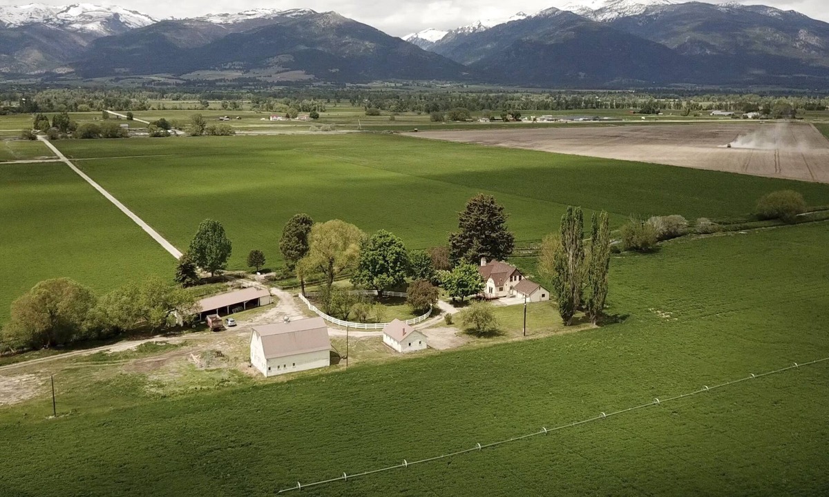 Stevensville House | The Old Farmstead