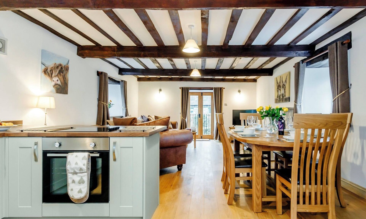 Hewelsfield Cottage | The Old Granary - UK12135