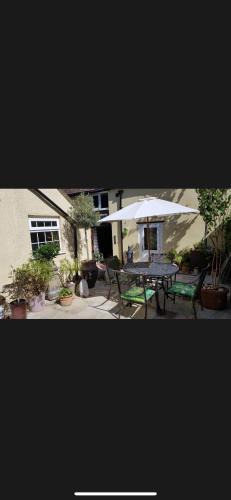 Madeley House | The Old Hanging Gate Inn