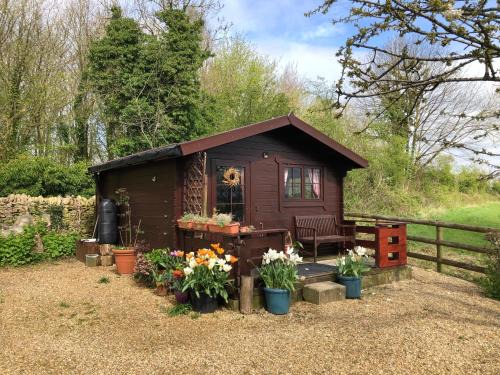 Stow-on-the-Wold Ski Chalet | The Old Log Cabin