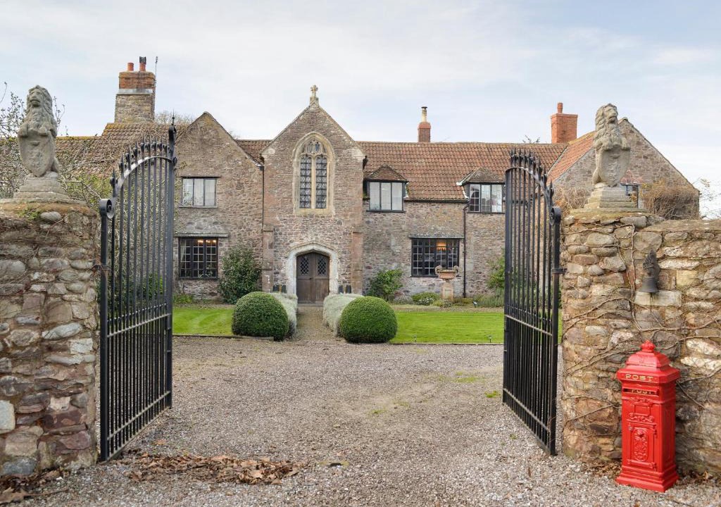 Minehead House | The Old Manor