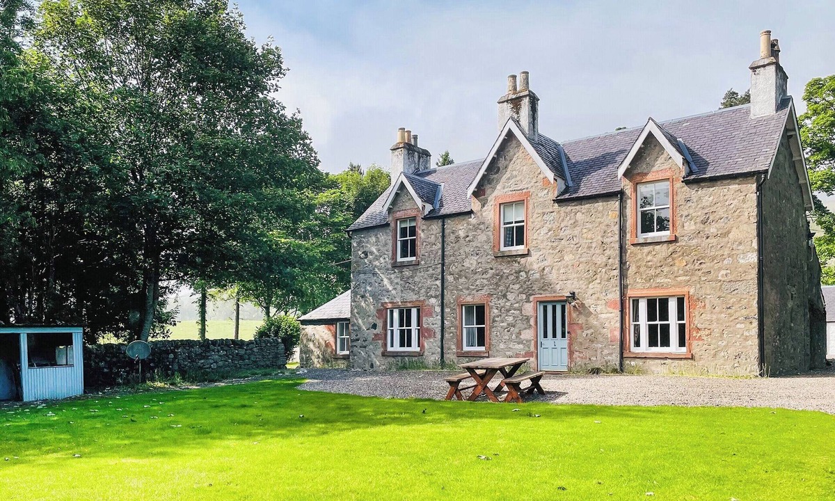Clova Cottage | The Old Manse - UKC6854