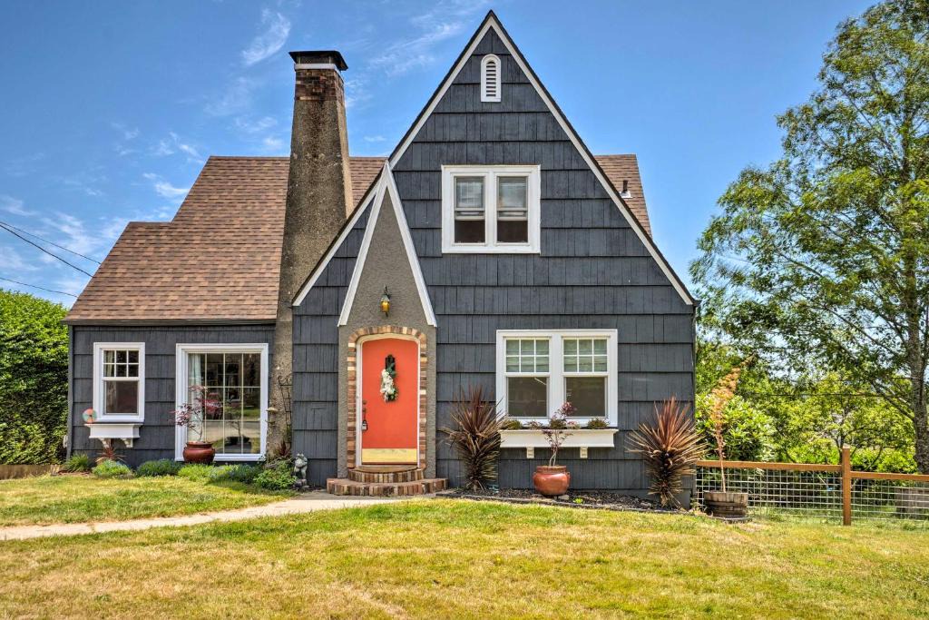 North Bend House | The Old McCullough Home with Rooftop Deck, View