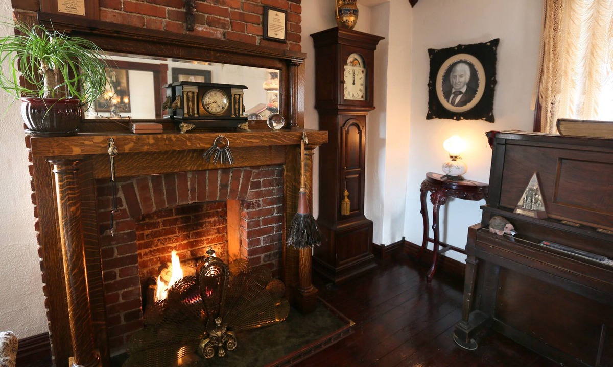 Leechburg Bed & Breakfast | The Old Parsonage B&B