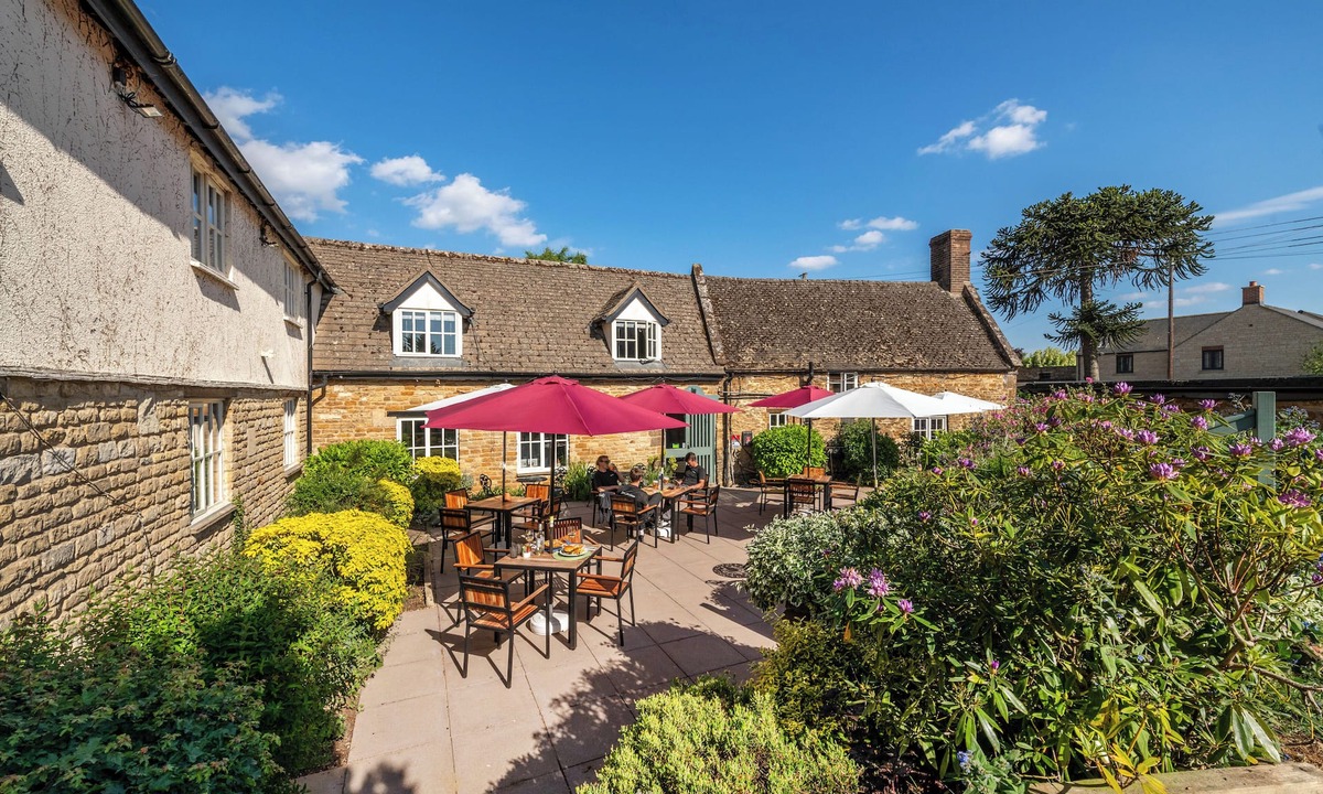 Glaston Hotel | The Old Pheasant Hotel