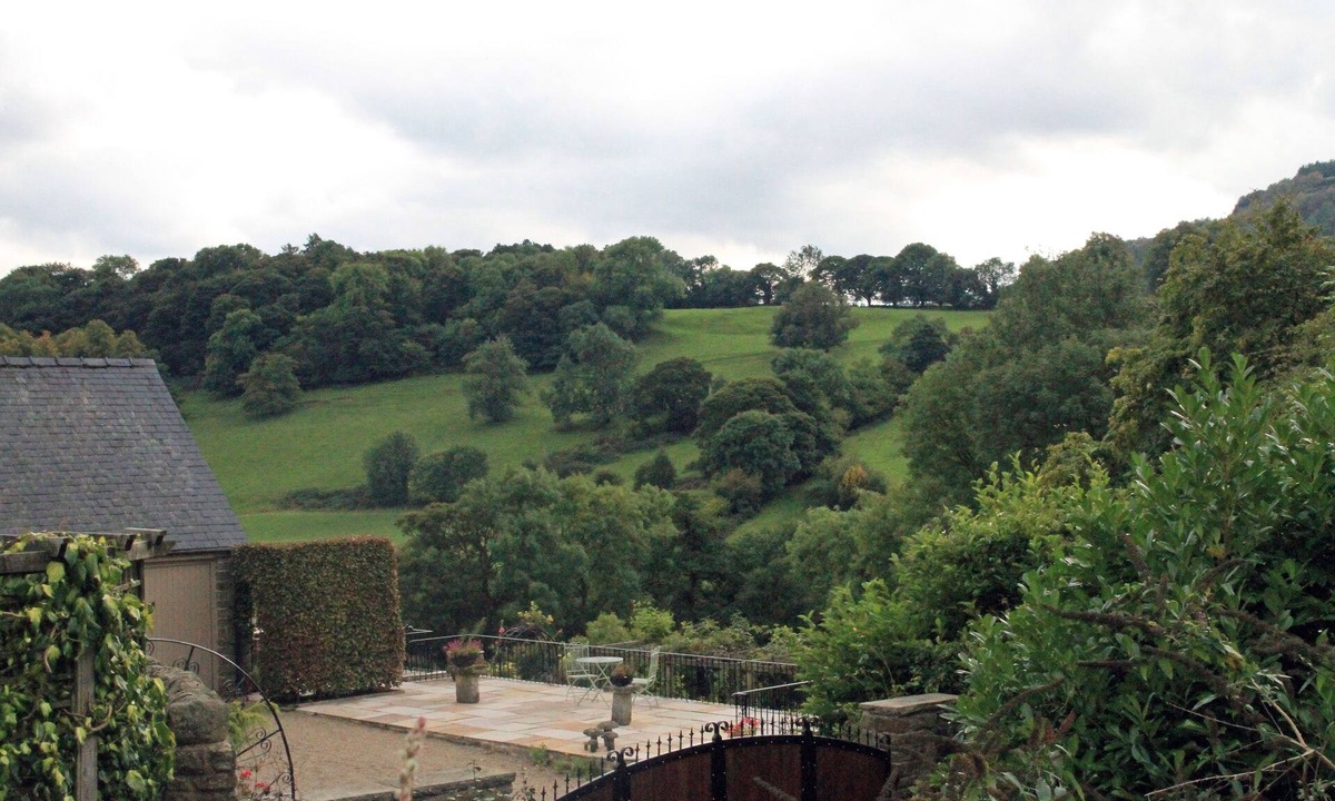 Kelstedge Hotel | The Old Poets Corner