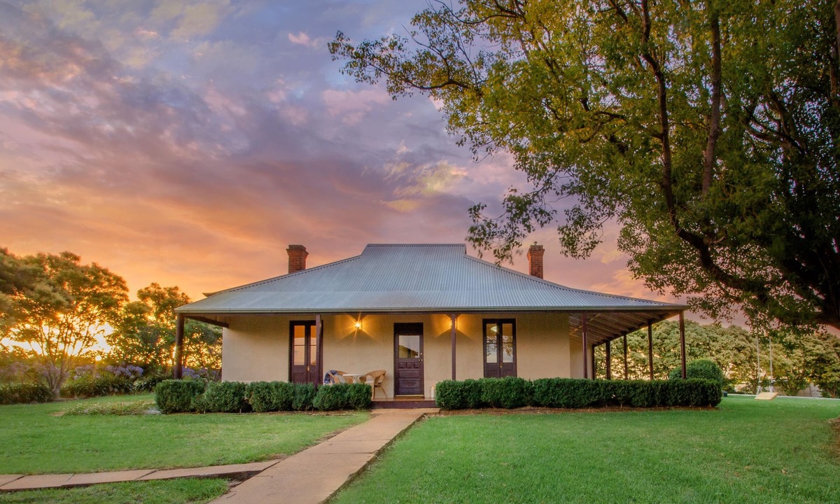 Eurunderee House | The old post office