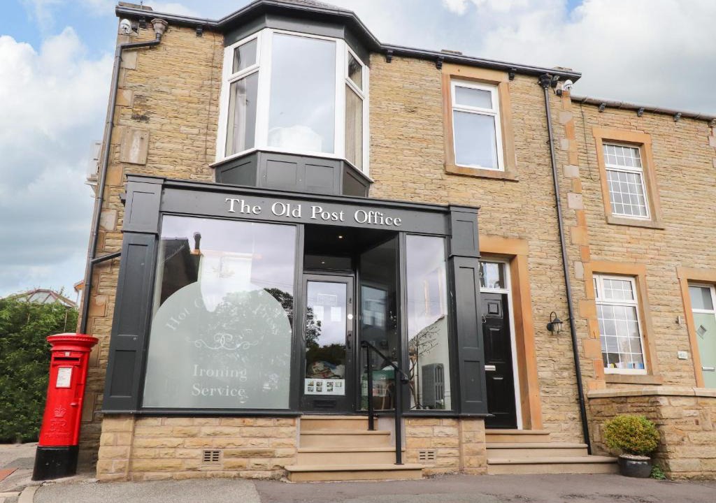 Fence House | The Old Post Office