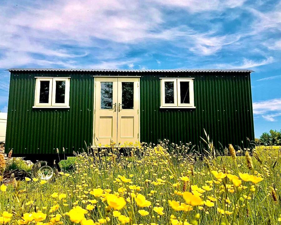 Todber House | The Old Post Office - Luxurious Shepherds Hut 'Far From the Madding Crowd' based in rural Dorset.
