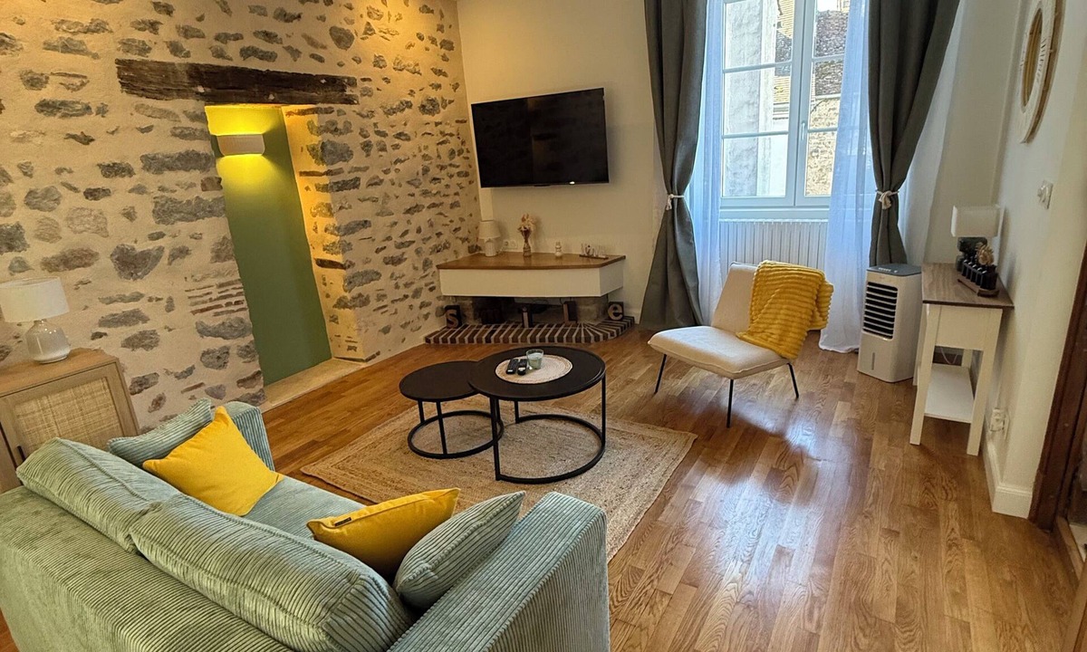 Avallon Apartment | The old presbytery