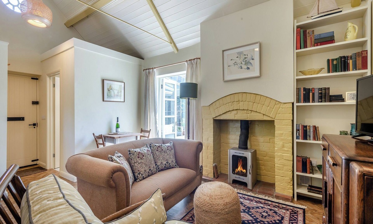 Irstead Cottage | The Old Reading Room