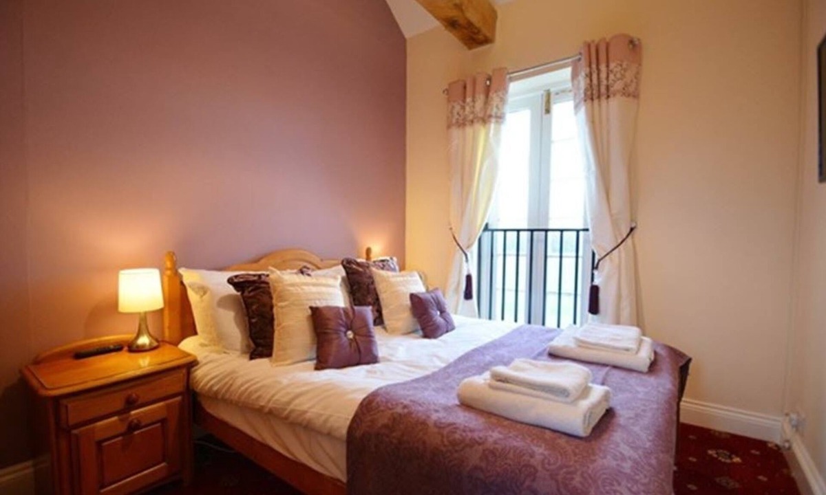 Thame Hotel | The Old Red Lion