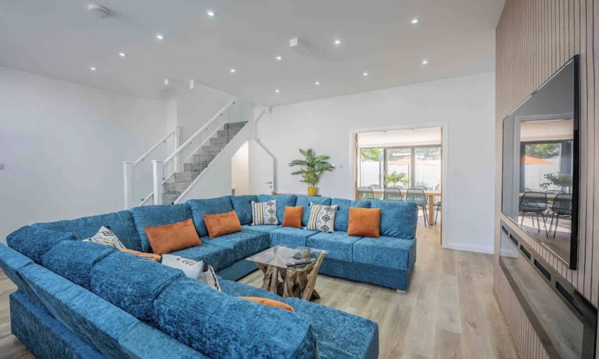 New Forest District Cottage | The Old School Sleeps 14