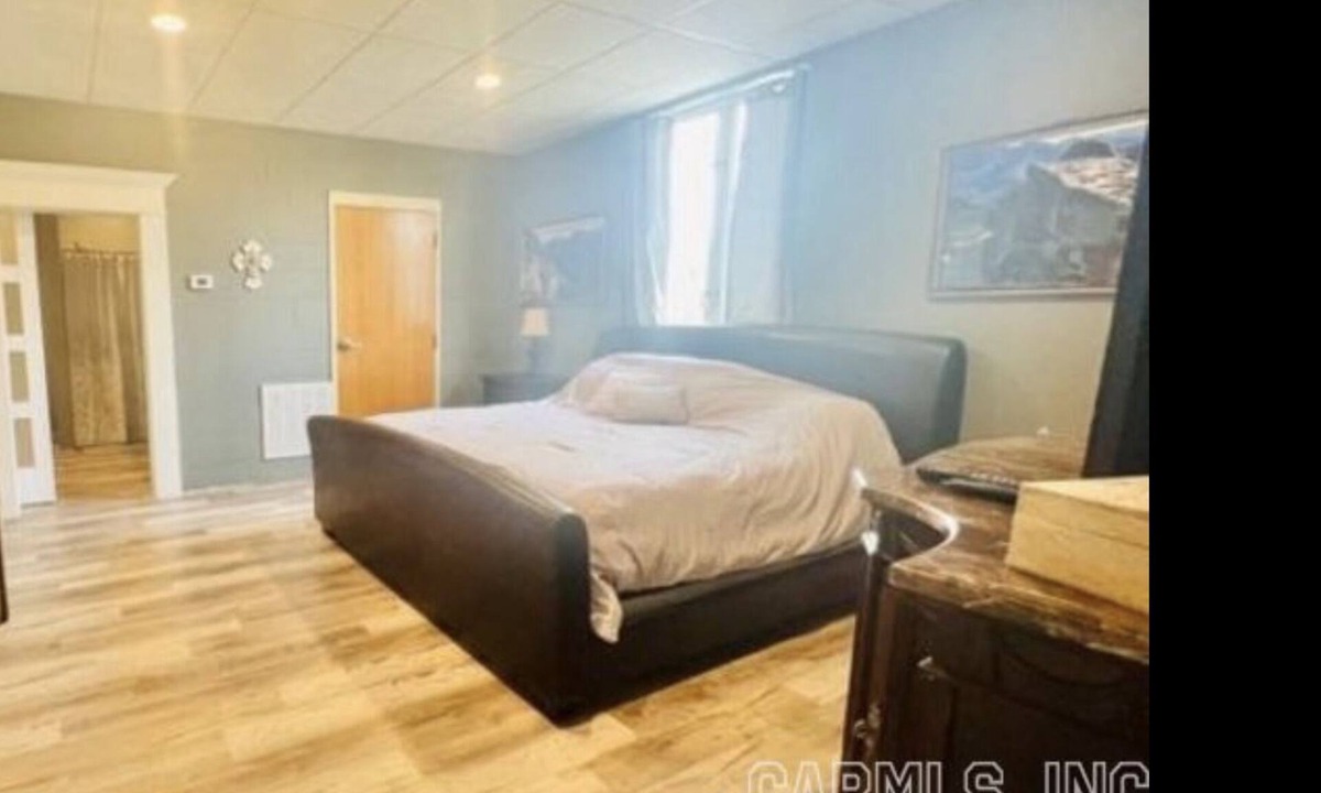 Black Rock Apartment | The old schoolhouse apartment