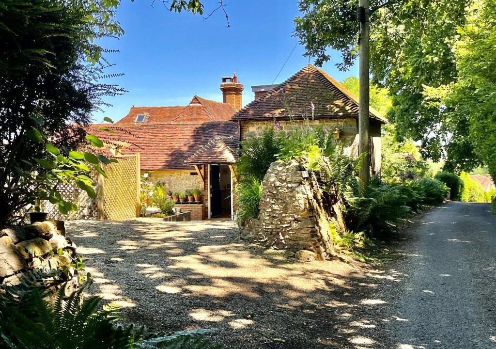 Petworth House | The Old Stables by inspirestays-com