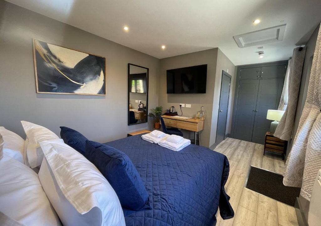 Yardley Gobion Hotel | The Old Talbot Rooms Milton Keynes