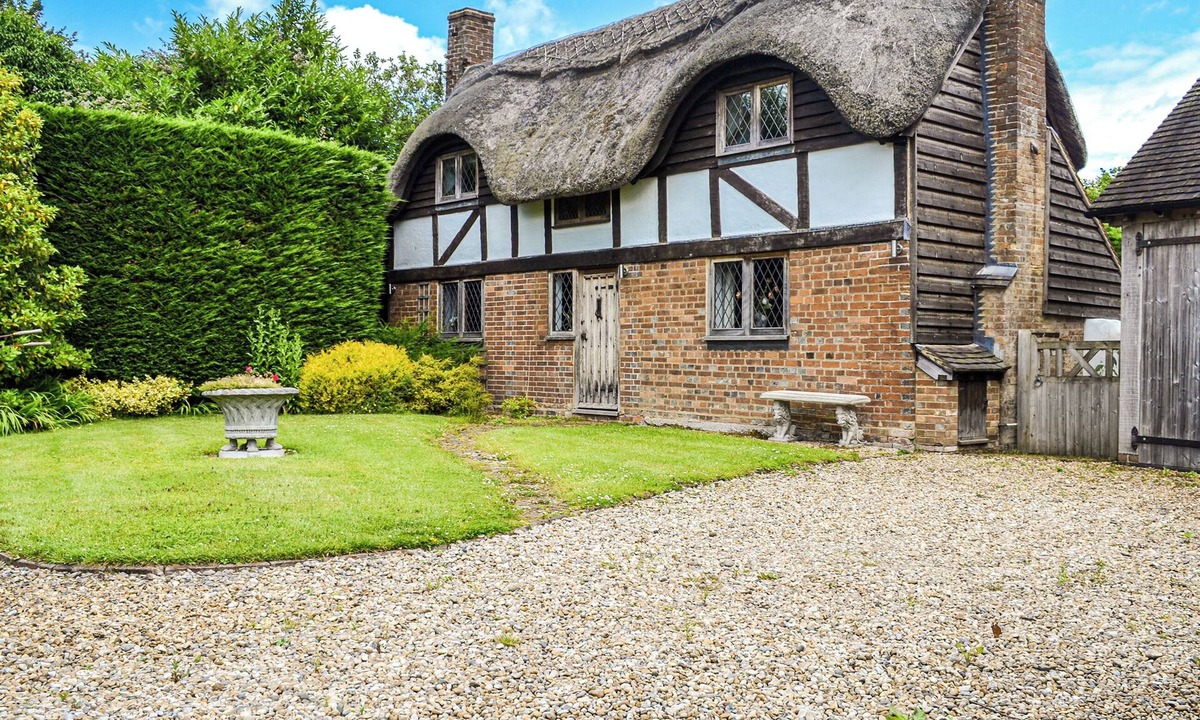 St Michaels Cottage | The Old Thatched Cottage