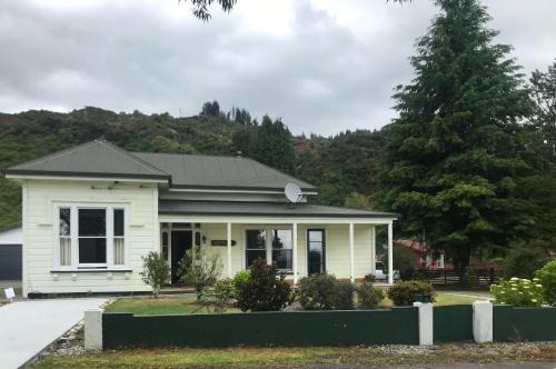 Reefton House | The Old Vicarage
