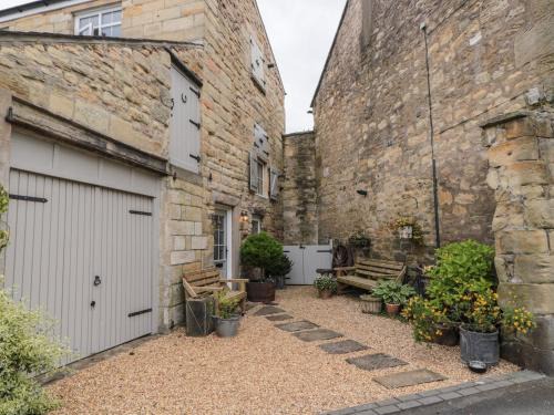 Warkworth House | The Olde Stables