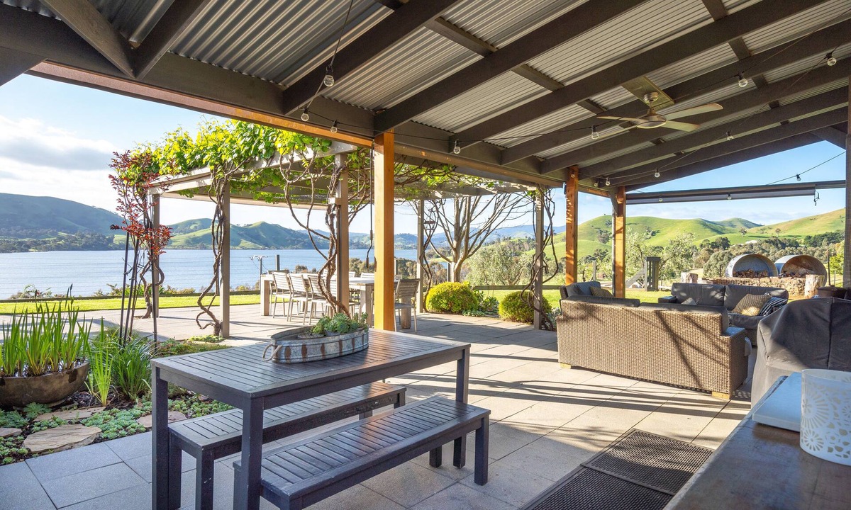 Bonnie Doon House | The Olive Grove, Lake Eildon
