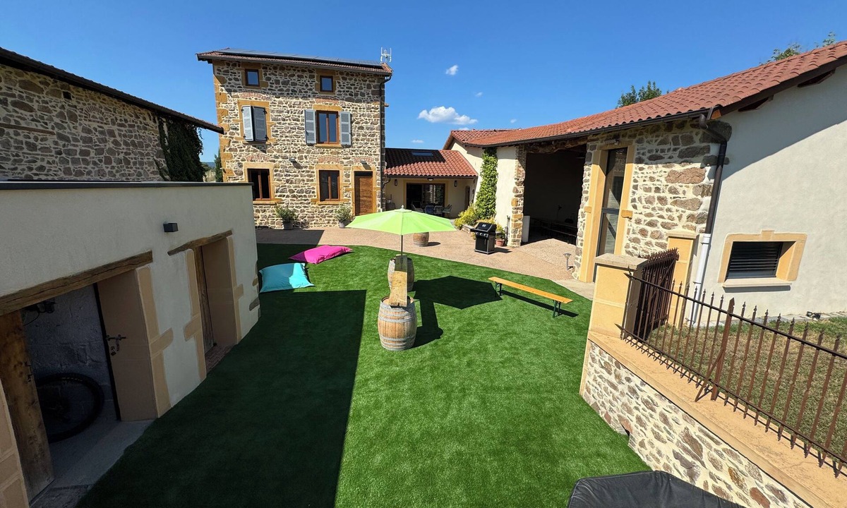 Les Olmes House | The Olmes getaway