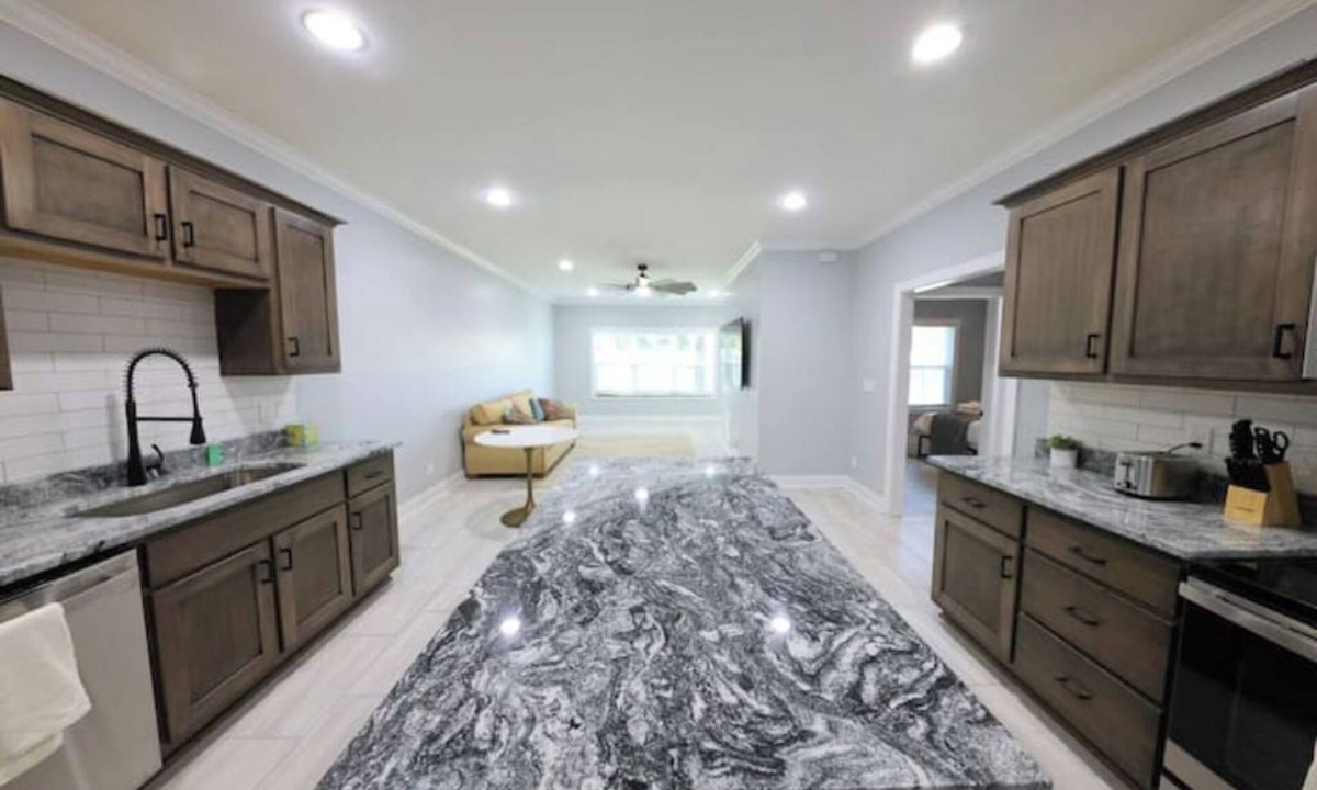 Oneonta House | The Oneonta Experience