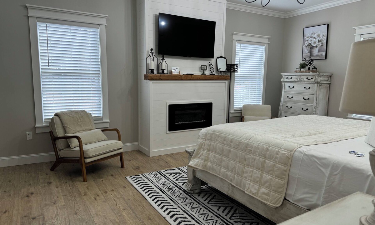 Low Moor Apartment | The Opal Crown Room- Room #7 Private Suite
