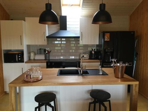 Hadleigh Cabin | The Orchard Bramble Lodge