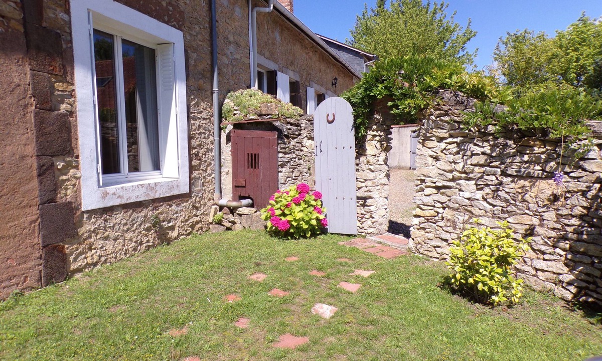 Ecommoy Apartment | THE ORCHARD FARM
