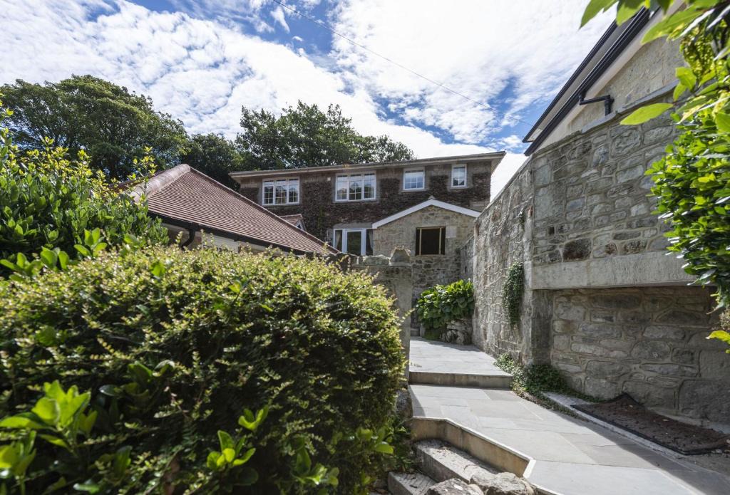Bonchurch House | The Orchards