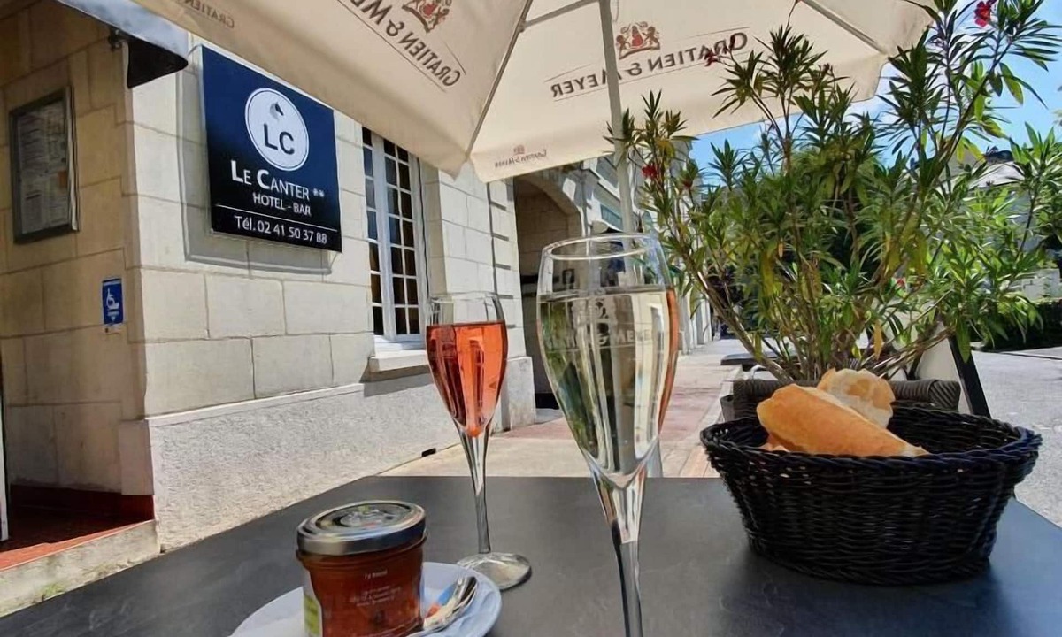 Saint-Hilaire-Saint-Florent Hotel | The Originals Access Hotel Le Canter