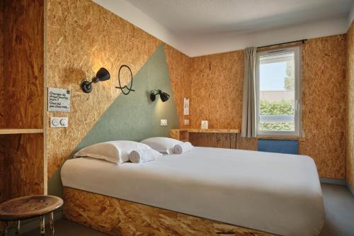 Seclin Hotel | The Originals Access, Hôtel Moustache, Seclin